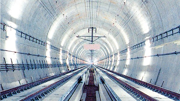 青函トンネル（青森県 東津軽郡～北海道 上磯郡／1988年 開通）