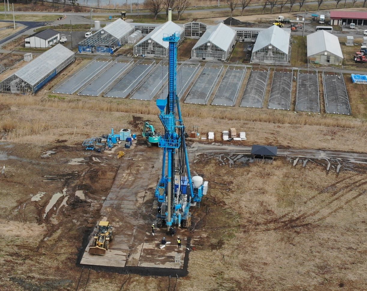 木材を用いた大規模炭素貯蔵技術」を開発し施工実験により実現性を検証