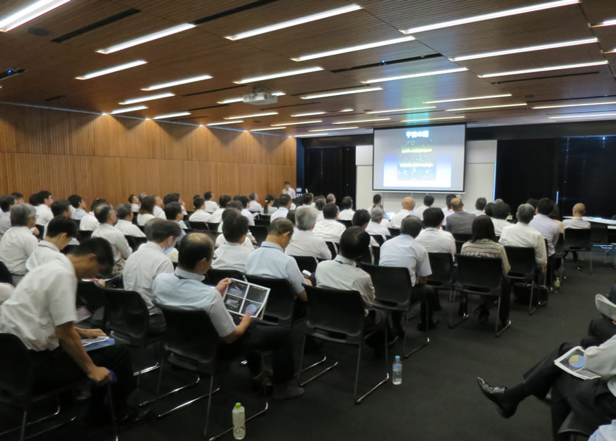 特別講演の様子の写真