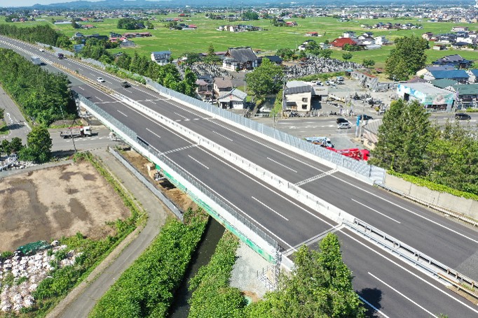 東北自動車道 胆沢川橋床版取替工事（岩手県）