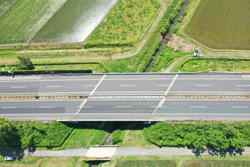 東北自動車道 胆沢川橋床版取替工事（岩手県）