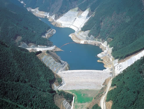 有間ダム（埼玉県）の写真