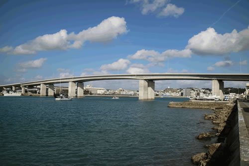 平成26年度糸満高架橋上部工（上りP5～P8）工事（沖縄県）の写真
