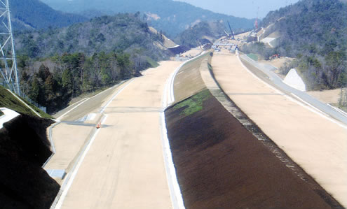 第二名神高速道路黄瀬東工事（滋賀県）の写真