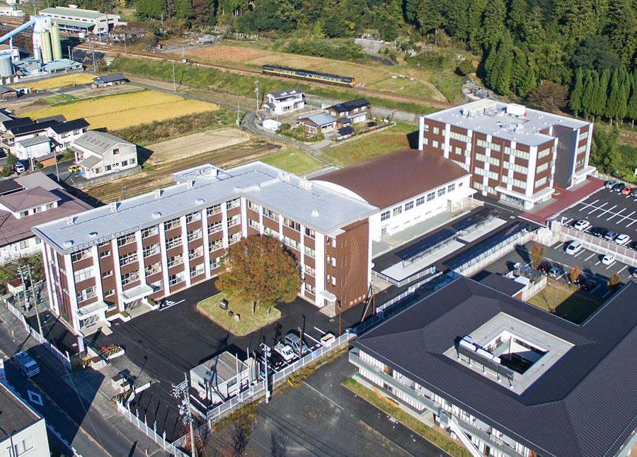 美作市スポーツ医療看護専門学校・滋慶学園高等学校美作キャンパス（岡山県）の写真