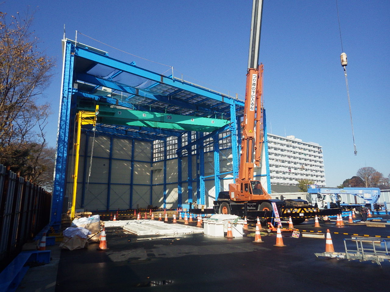 西東京市向台町四丁目地内から小平市天神町三丁目地内間送水管（2000mm）用立坑築造工事　の写真