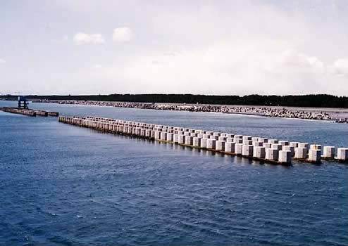 駿河海岸新型離岸堤（静岡県）の写真