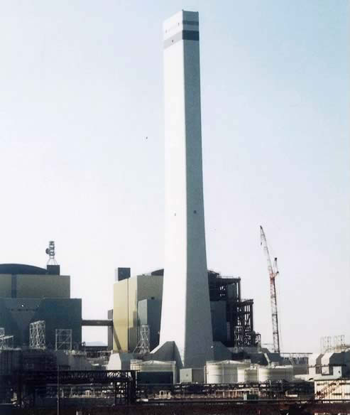 橘湾火力発電所煙突（徳島県）の写真