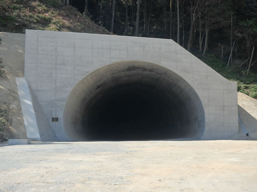 長門俵山道路大寧寺第３トンネル北工事（山口県）の写真