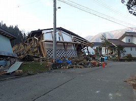 長野県北安曇郡白馬村三日市場地区 建物の被害の写真