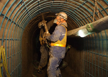 導水路トンネルの補強事例 画像