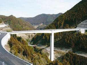Ryokuyou Ohashi Bridge - Japan Water Agency